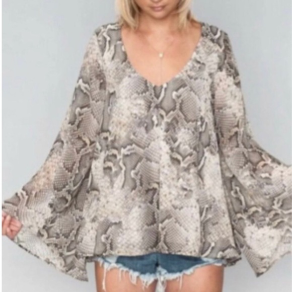 Show Me Your MuMu Long Sleeve Reptile Snake Print Blouse Bell Sleeve V Neck Top - Picture 1 of 12